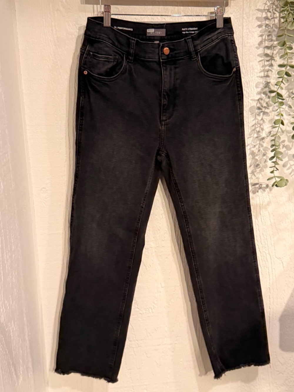 DL1961 Patti Straight High Rise Vintage Ankle DL Performance‎